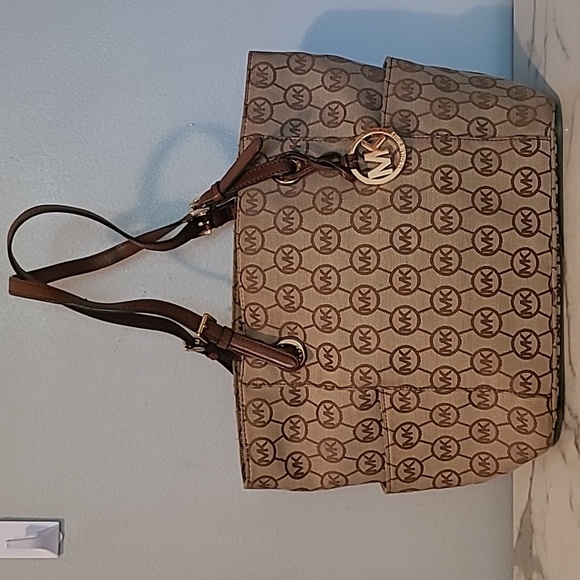 Michael Kors East West Monogram Travel Tote Bag Tan Brown Gold Hardware CarryAll - Picture 2 of 16